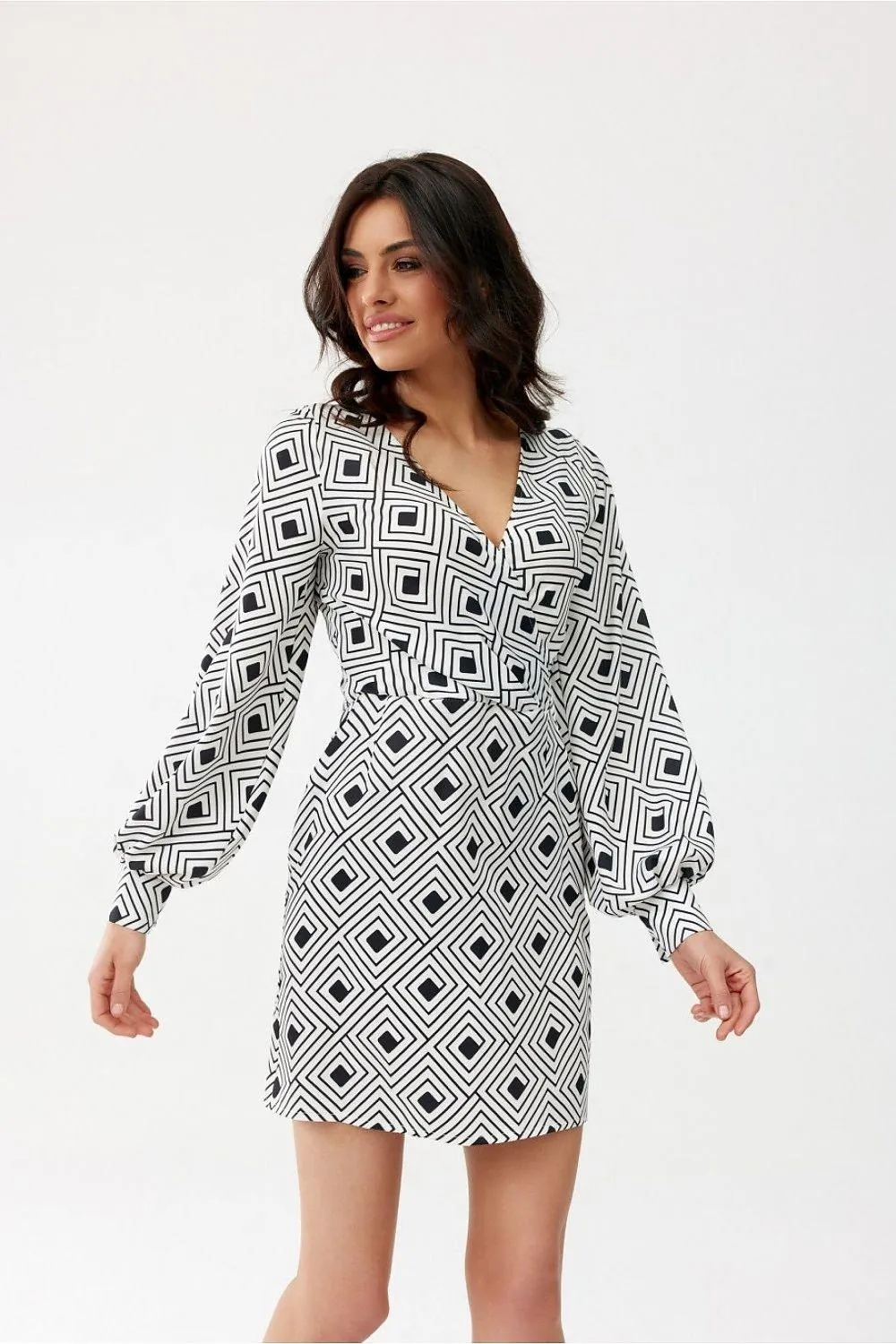 Chic Envelope Neckline Mini Dress for Effortless Sophistication