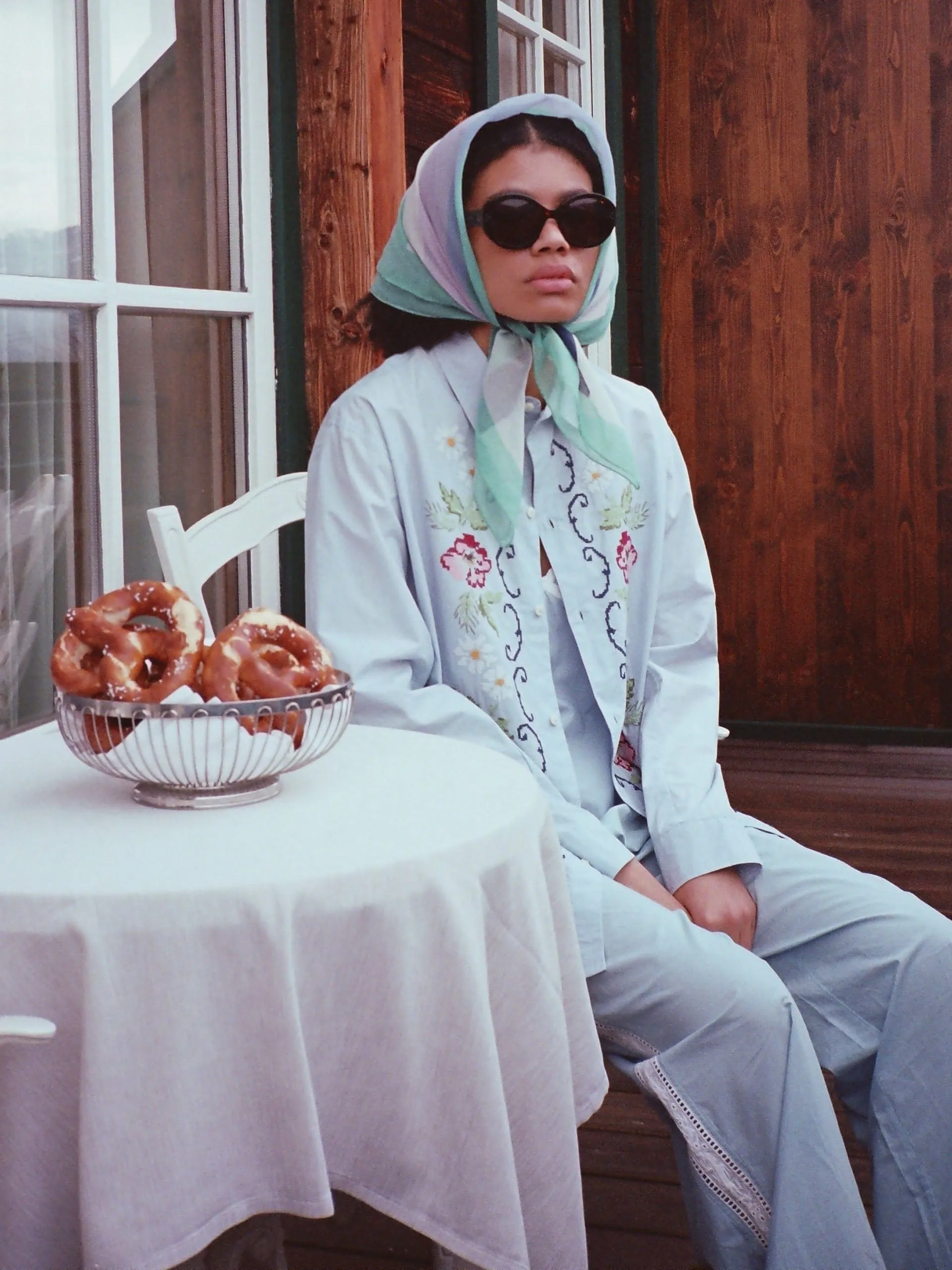 Lounge trio set in Dorothea print in light blue